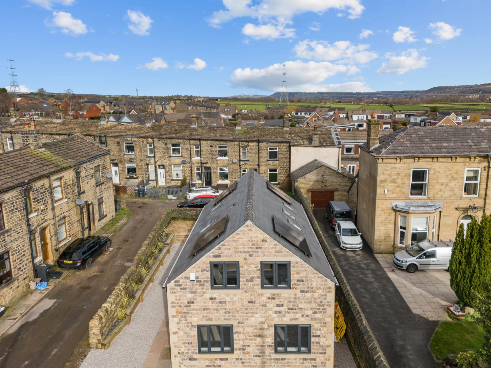 Rochdale Road, 3 bedroom detached house sold subject to contract in Halifax