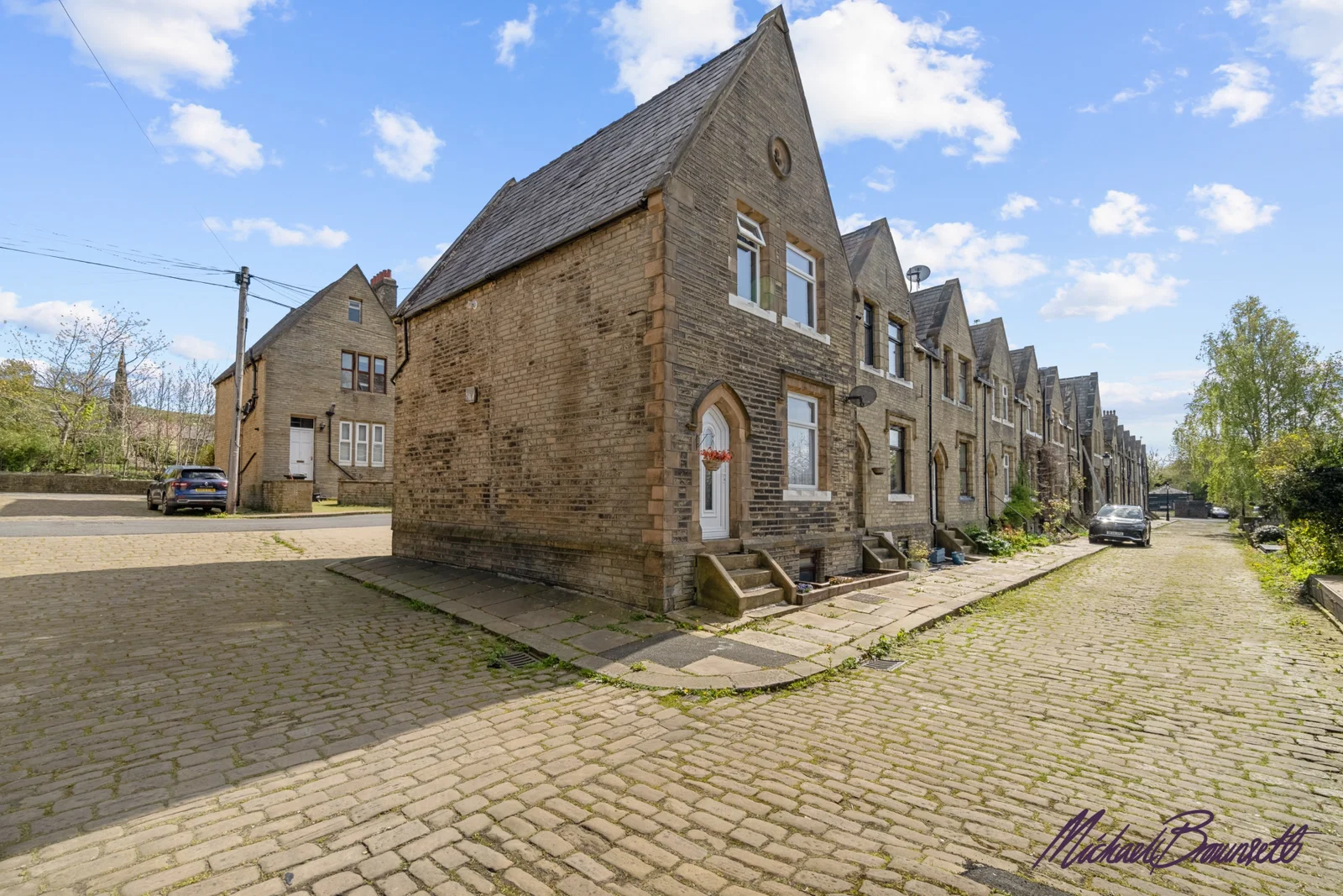 York Terrace, 3 bedroom end of terrace house sold subject to contract in Northowram