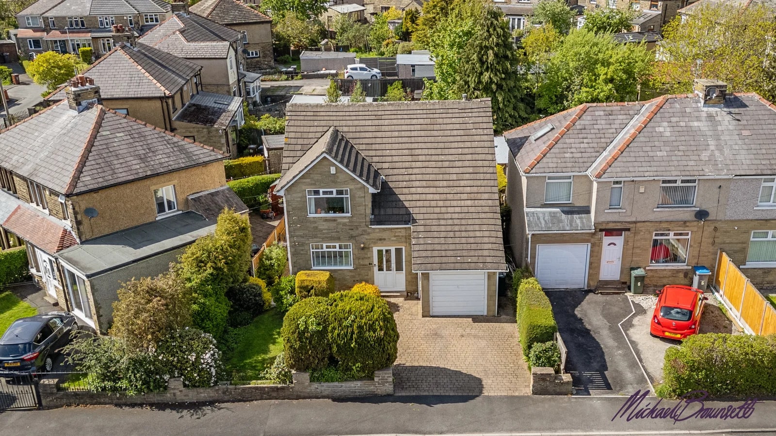 Reevy Drive, 3 bedroom detached house sold subject to contract in Wibsey