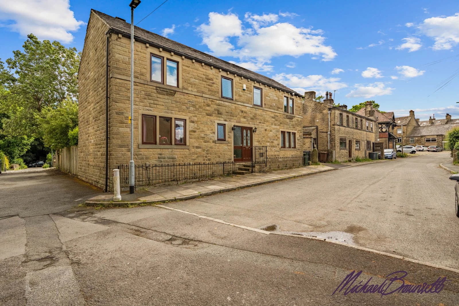 Broadfolds, Clayton, 4 bed · Clayton