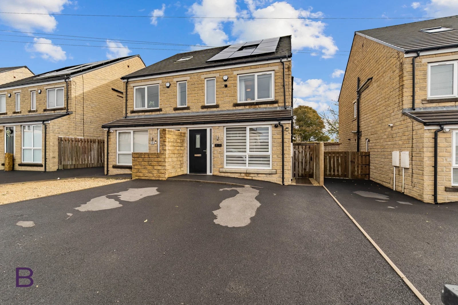 Golf view, Hillcrest rd, Queensbury, 3 bed · Queensbury